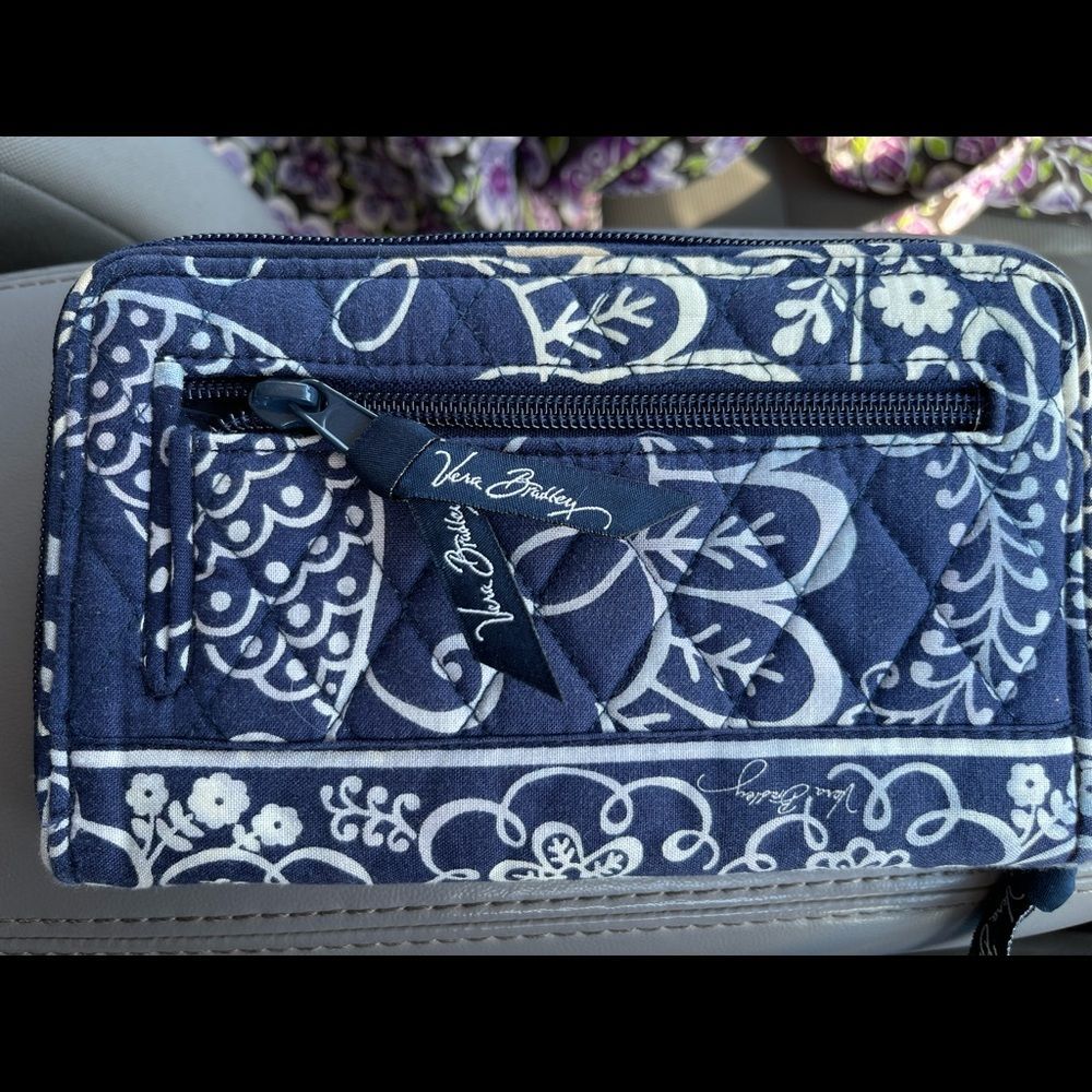 Vera Bradley wallet/clutch